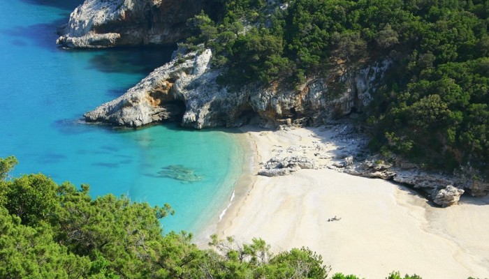 Cala Cala Sisine