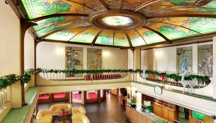 Relais Des Alpes Hall