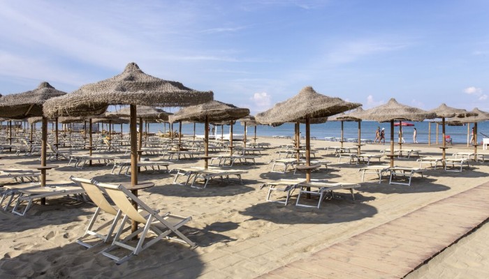 TH Tirrenia spiaggia
