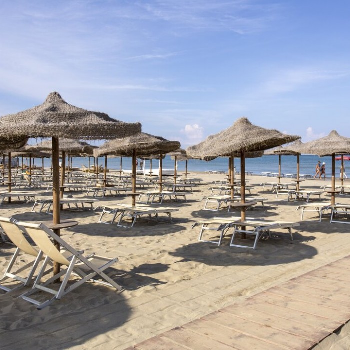 TH Tirrenia spiaggia